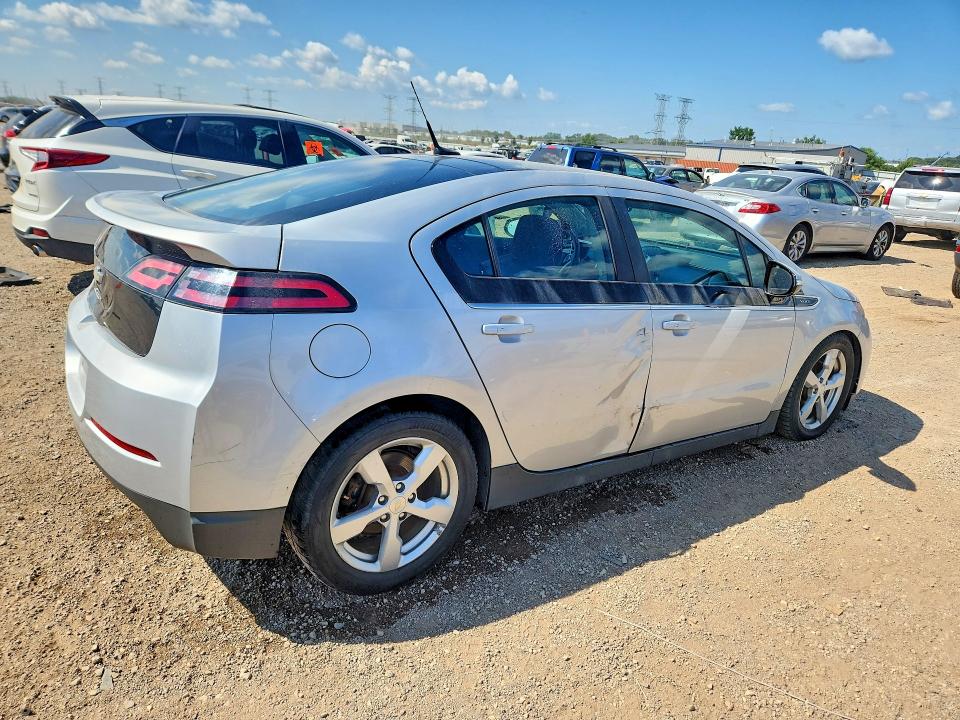 Photo 3 from auction – 2012 CHEVROLET VOLT with VIN 1G1RA6E44CU106542