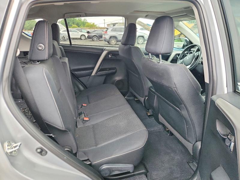 Photo 11 from auction – 2017 TOYOTA RAV4 with VIN 2T3RFREV2HW685236