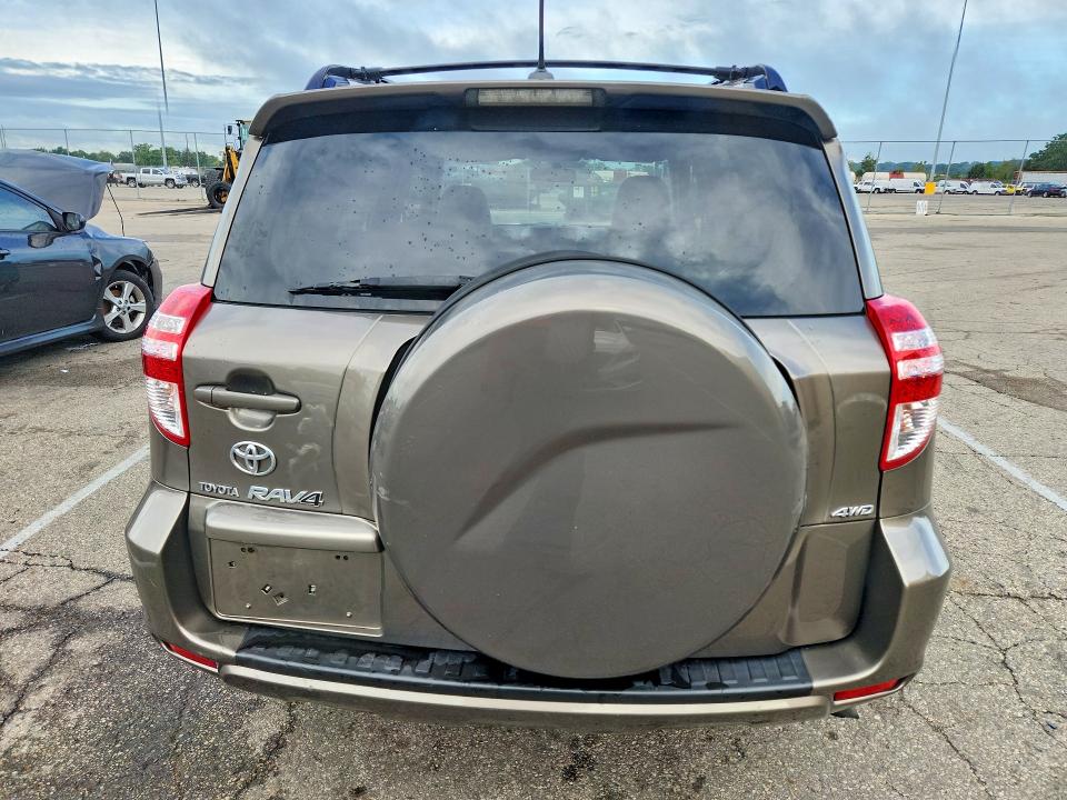 Zdjęcie 6 z aukcji – 2010 TOYOTA RAV4 z VIN JTMBF4DV7A5020206