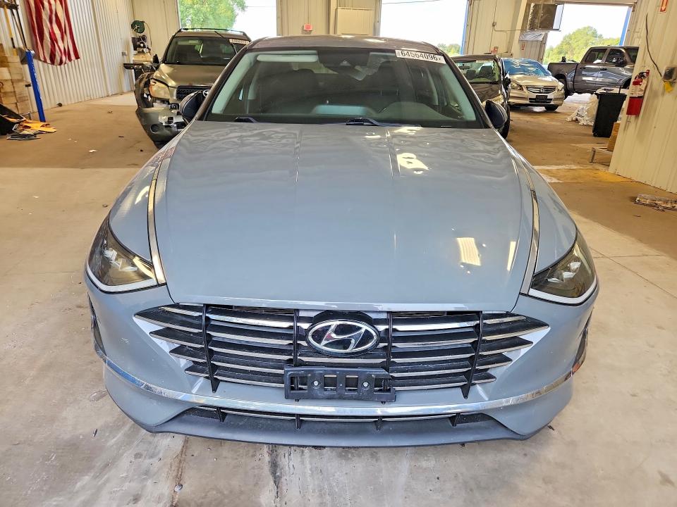 Photo 5 from auction – 2020 HYUNDAI SONATA with VIN 5NPEG4JA2LH020452