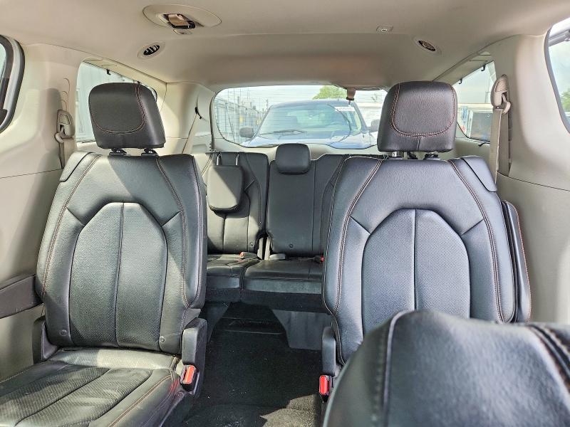 Photo 10 from auction – 2018 CHRYSLER PACIFICA with VIN 2C4RC1BG8JR321077