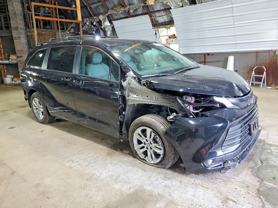 Photo 4 from auction – 2026 TOYOTA SIENNA with VIN 5TDYSKFC2TS257088