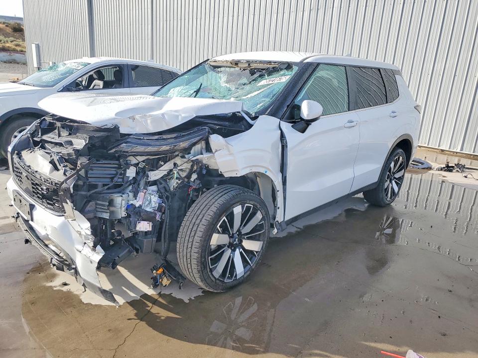 MITSUBISHI OUTLANDER 2025 with VIN JA4J4VA85SZ037533 - Photo from auction