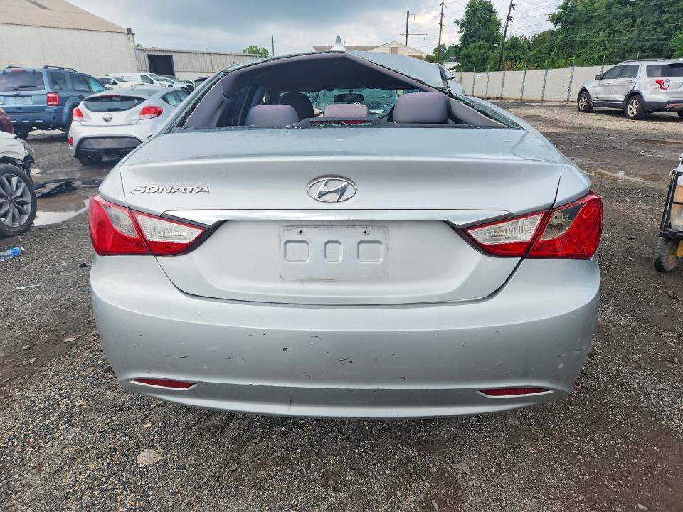 Photo 6 from auction – 2011 HYUNDAI SONATA with VIN 5NPEB4AC6BH118219