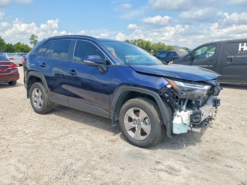Photo 4 from auction – 2025 TOYOTA RAV4 with VIN 2T3W1RFV0SW409676