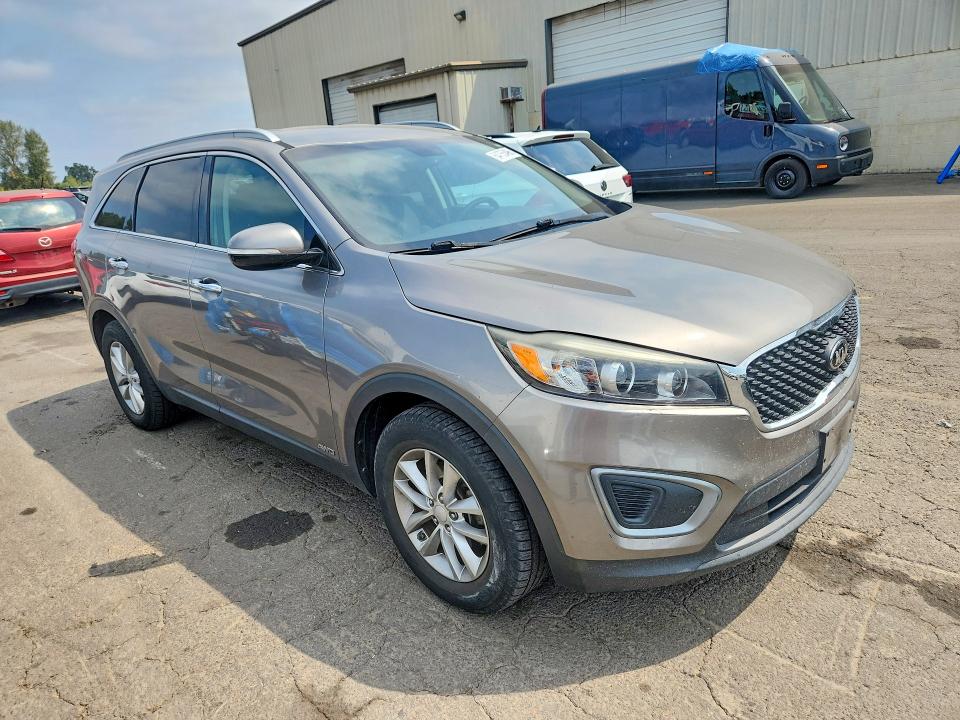 Photo 4 from auction – 2016 KIA SORENTO with VIN 5XYPGDA3XGG059989