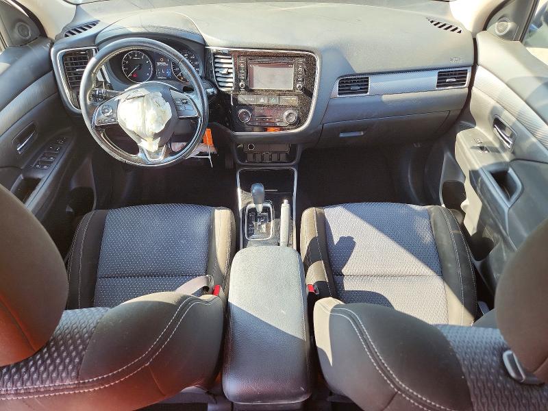 Photo 8 from auction – 2017 MITSUBISHI OUTLANDER with VIN JA4AD2A36HZ038637