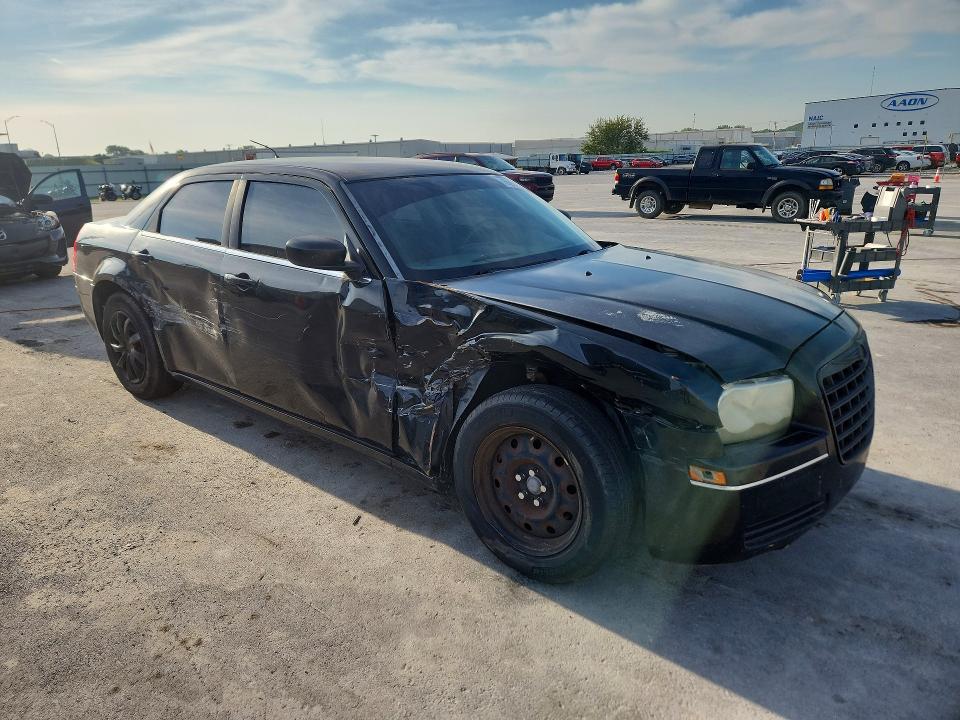 Photo 4 from auction – 2008 CHRYSLER 300 with VIN 2C3KA43R18H159046