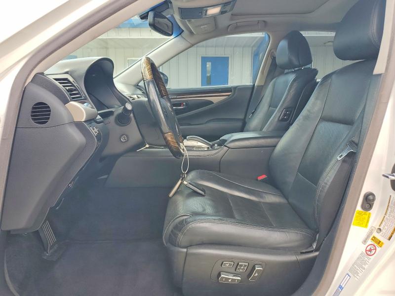 Photo 7 from auction – 2016 LEXUS LS with VIN JTHBL5EF7G5141623