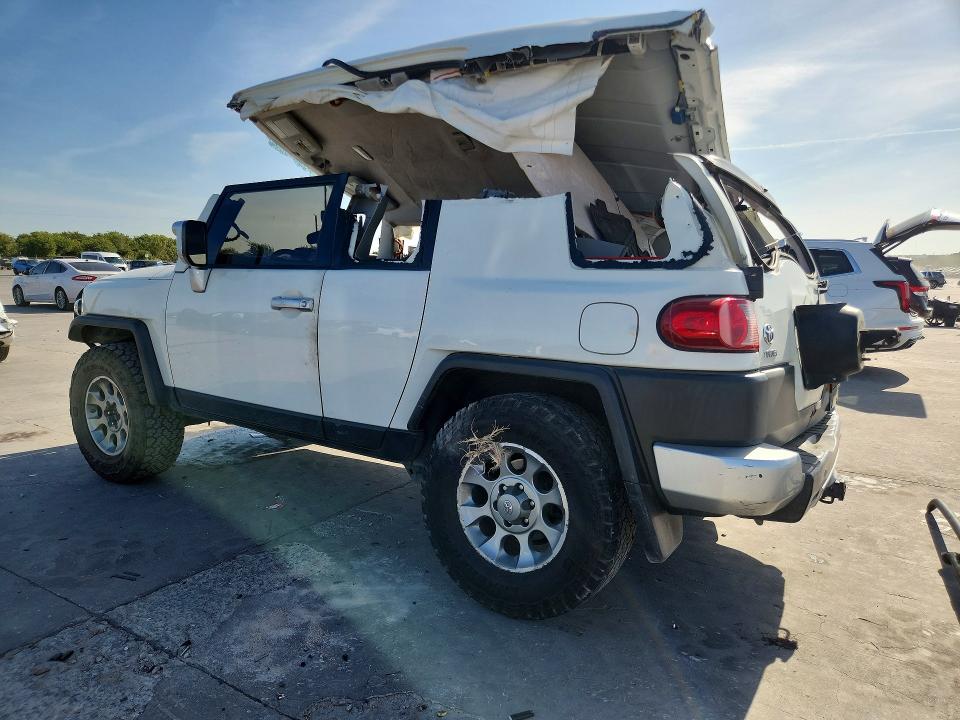 Photo 2 from auction – 2011 TOYOTA FJ CRUISER with VIN JTEBU4BF9BK115978