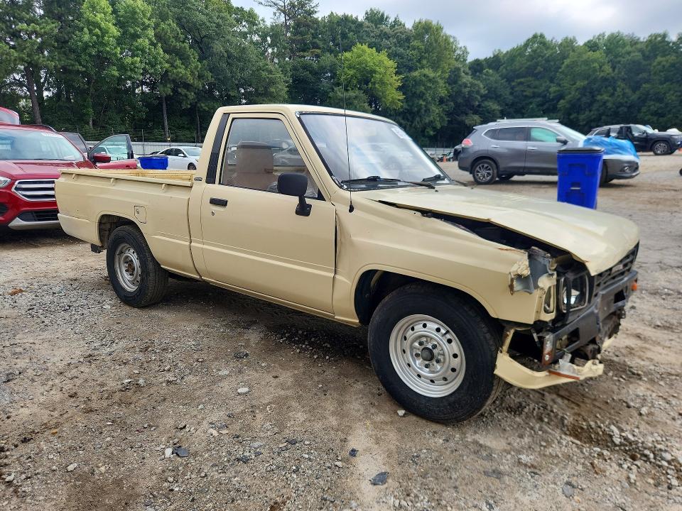 Photo 4 from auction – 1984 TOYOTA PICKUP with VIN JT4RN50R0E0009082