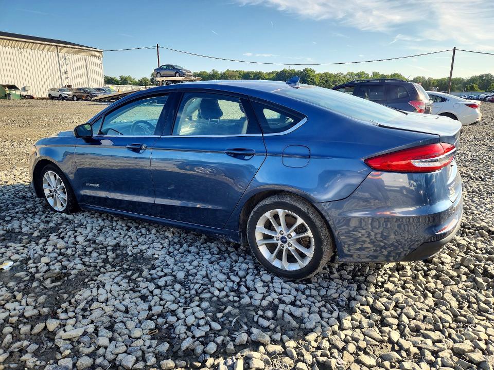 Photo 2 from auction – 2019 FORD FUSION with VIN 3FA6P0LUXKR104878