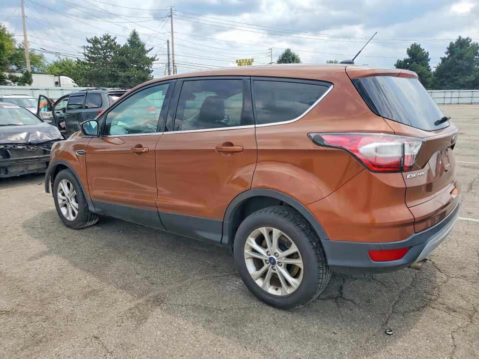 Photo 2 from auction – 2017 FORD ESCAPE with VIN 1FMCU0G9XHUB04596