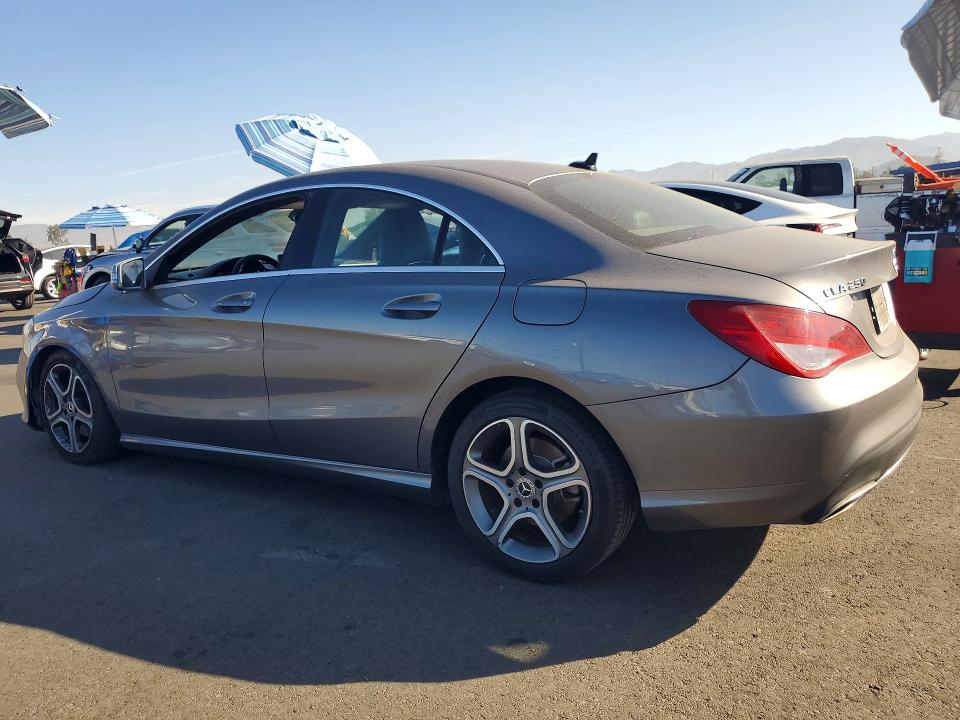 Снимка 2 от търг – 2018 MERCEDES-BENZ 350-CLASS с VIN WDDSJ4EB1JN664549