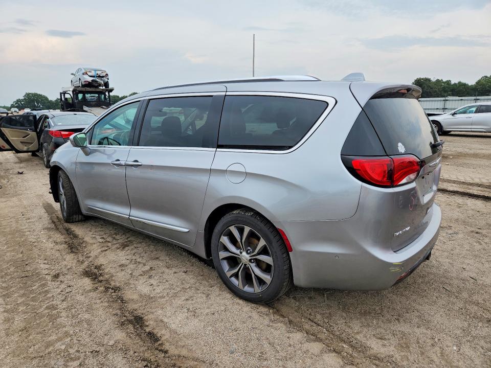Снимка 2 от търг – 2017 CHRYSLER PACIFICA с VIN 2C4RC1GG9HR744172