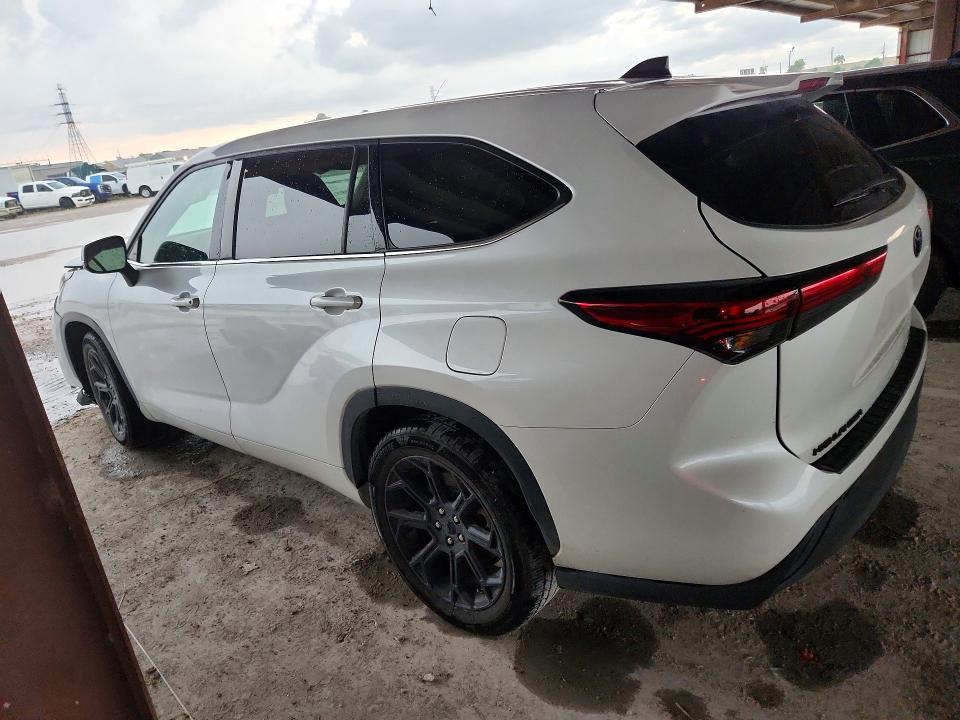 Photo 2 from auction – 2022 TOYOTA HIGHLANDER with VIN 5TDCZRAH7NS552286