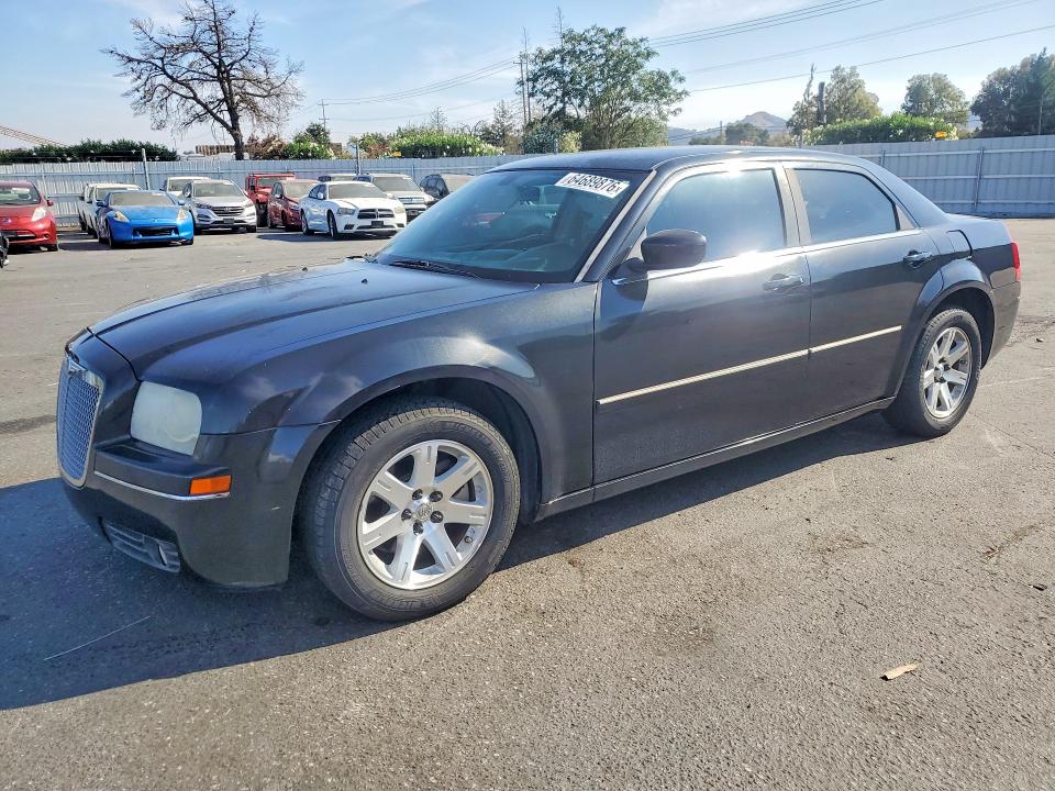 CHRYSLER 300 2007 with VIN 2C3KA53G47H773608 - Photo from auction