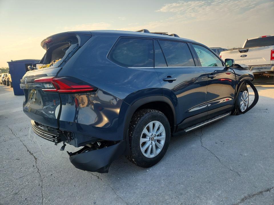 Photo 3 from auction – 2026 TOYOTA GRAND HIGHLANDER with VIN 5TDAAAA50TS048200