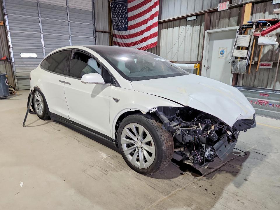 Photo 4 from auction – 2016 TESLA MODEL X with VIN 5YJXCBE49GF016562
