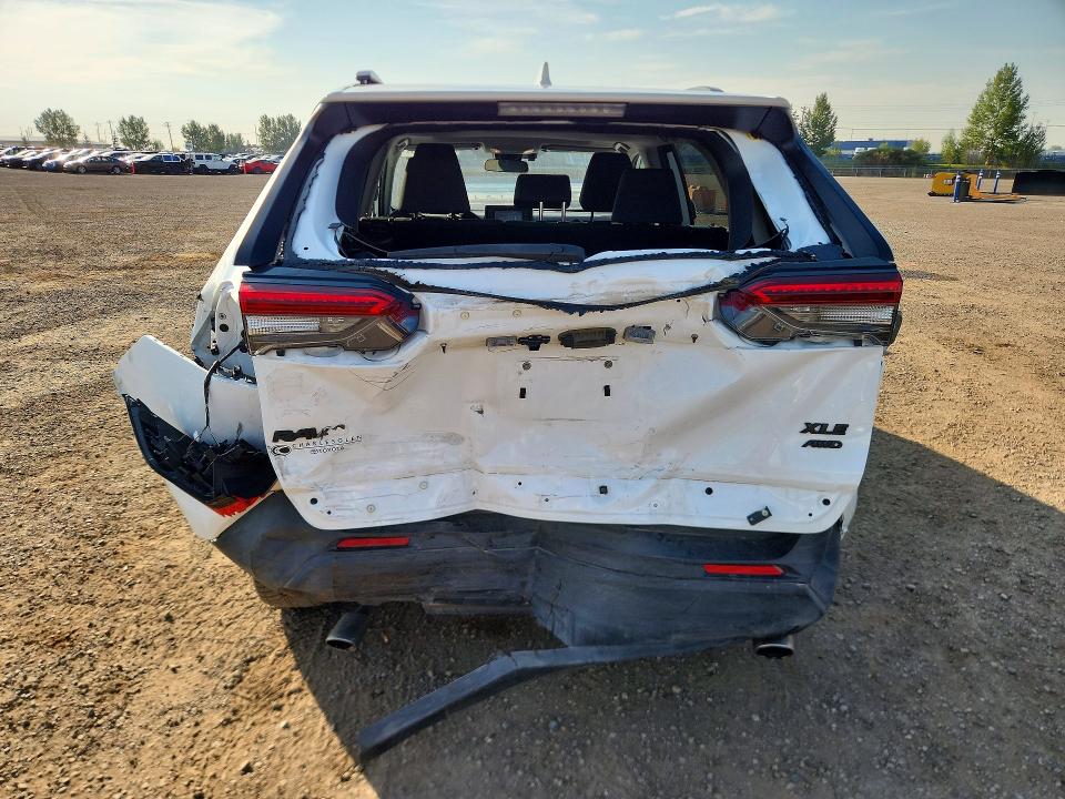 Photo 6 from auction – 2021 TOYOTA RAV4 with VIN 2T3R1RFV0MW156052