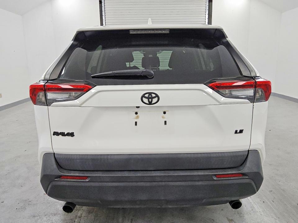 Photo 6 from auction – 2021 TOYOTA RAV4 with VIN 2T3H1RFV2MC152825