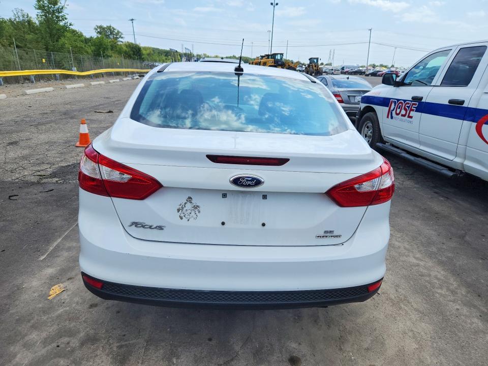 Photo 6 from auction – 2014 FORD FOCUS with VIN 1FADP3F27EL126987