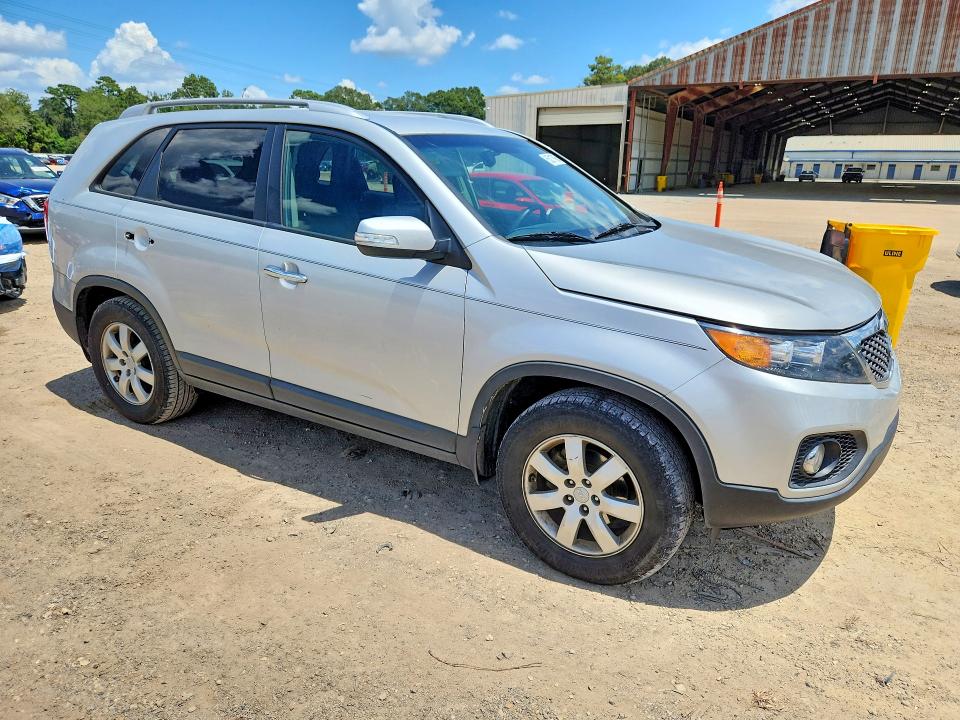 Photo 4 from auction – 2013 KIA SORENTO with VIN 5XYKT3A6XDG381828
