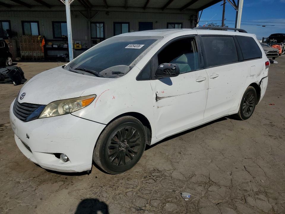 2011 TOYOTA SIENNA - Търг №65054036