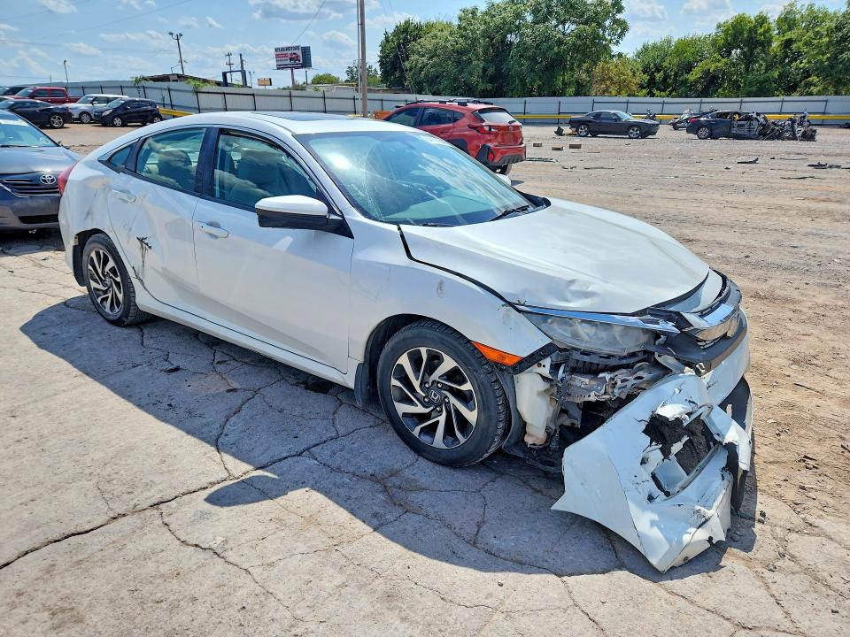 Photo 4 from auction – 2016 HONDA CIVIC with VIN 19XFC2F74GE084424