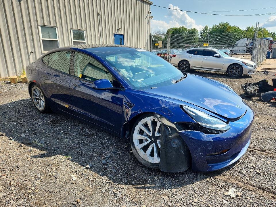 Foto 4 de la subasta – 2022 TESLA MODEL 3 con VIN 5YJ3E1EA5NF370844