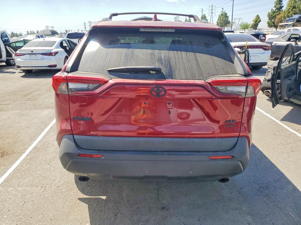 Zdjęcie 6 z aukcji – 2022 TOYOTA RAV4 z VIN 2T3A1RFV4NW328646