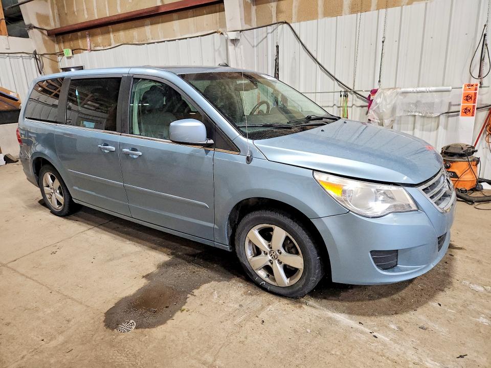 Photo 4 from auction – 2010 VOLKSWAGEN ROUTAN with VIN 2V4RW3D18AR236967