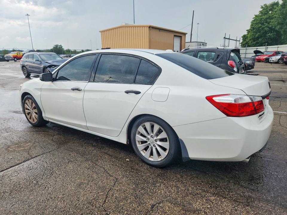 Photo 2 from auction – 2015 HONDA ACCORD with VIN 1HGCR3F84FA025652