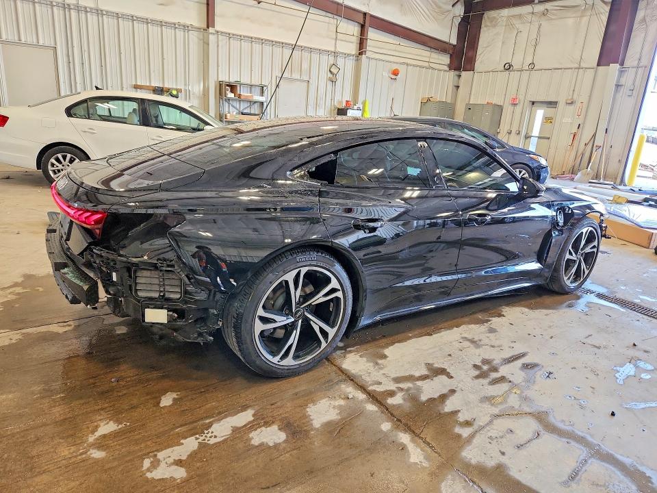 Photo 3 from auction – 2022 AUDI E-TRON GT with VIN WAUCJBFW2N7007450