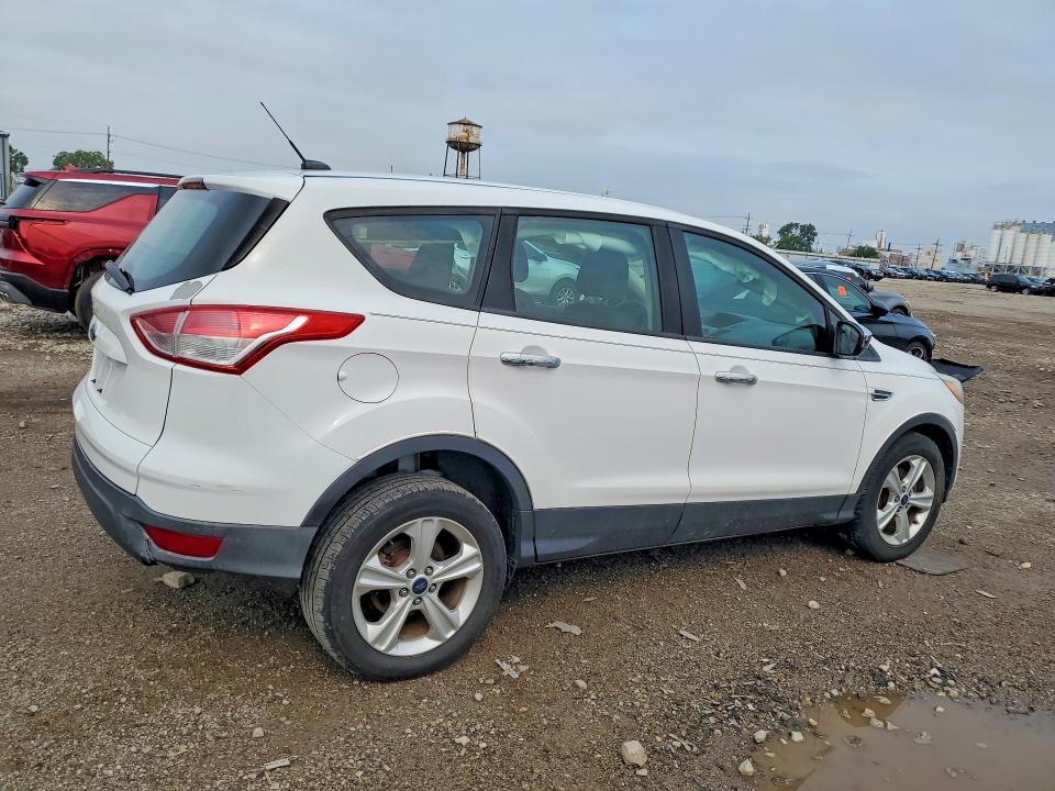 Photo 3 from auction – 2016 FORD ESCAPE with VIN 1FMCU0F74GUC21038
