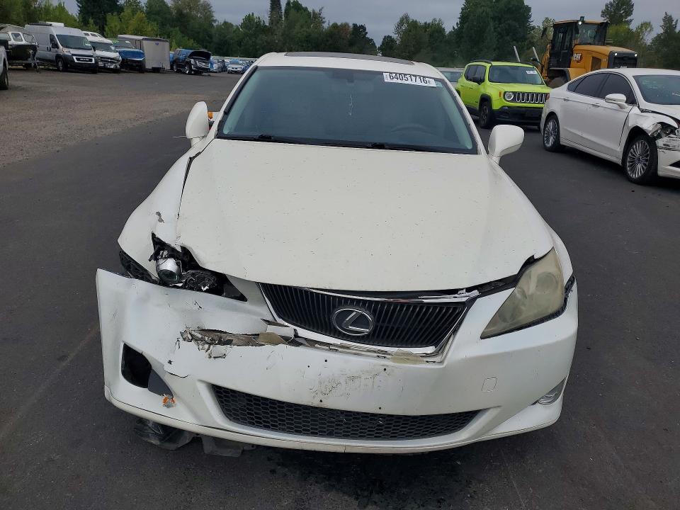 Photo 5 from auction – 2006 LEXUS IS with VIN JTHCK262662007669