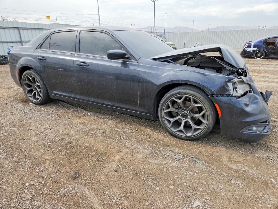 Photo 4 from auction – 2015 CHRYSLER 300 with VIN 2C3CCABG3FH760209