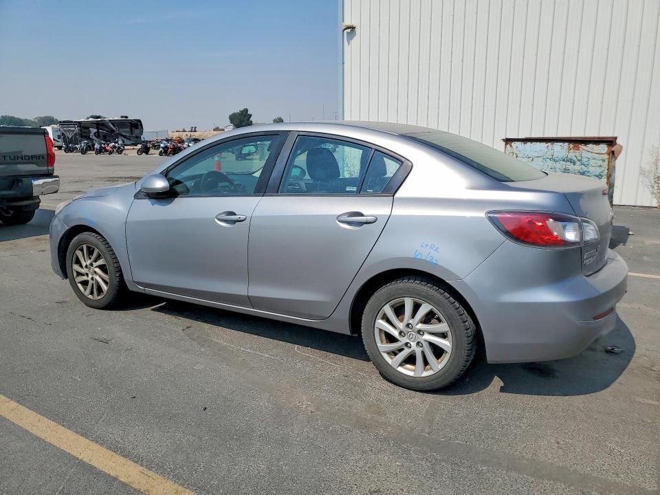 Photo 2 from auction – 2012 MAZDA 3 with VIN JM1BL1V80C1587321