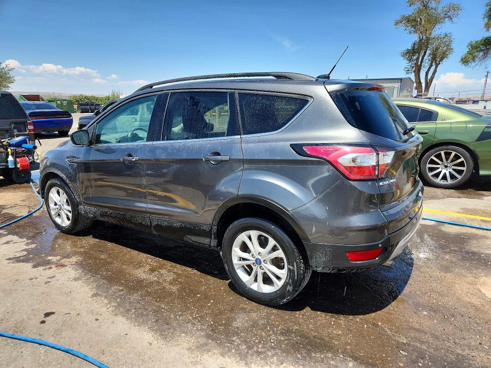 Photo 2 from auction – 2017 FORD ESCAPE with VIN 1FMCU0GD6HUC10922