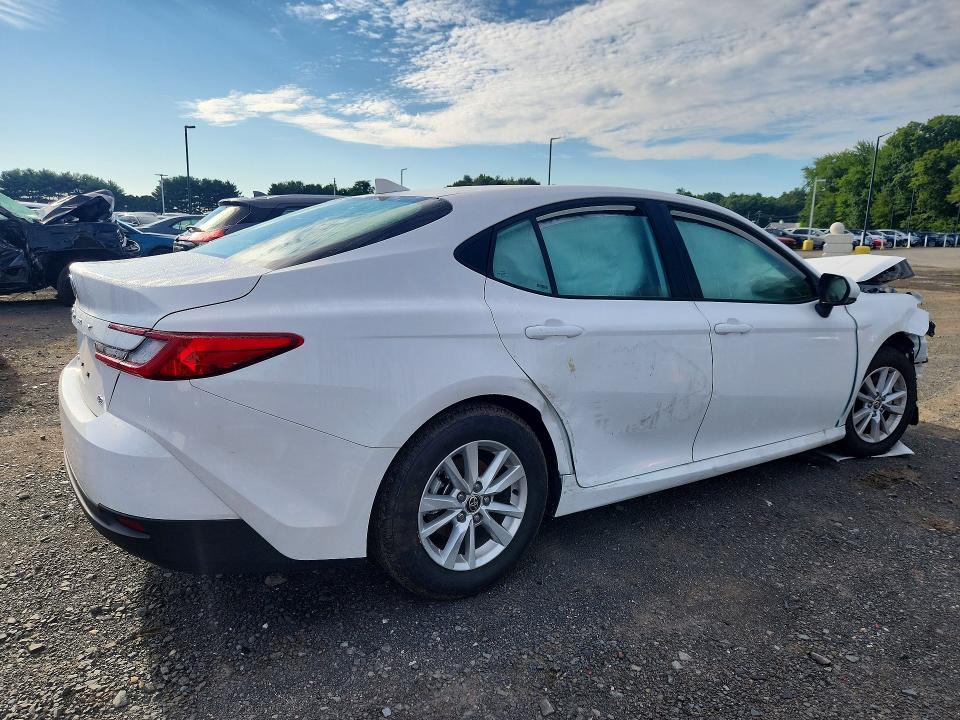 Photo 3 from auction – 2026 TOYOTA CAMRY with VIN 4T1DAACK3TU723609