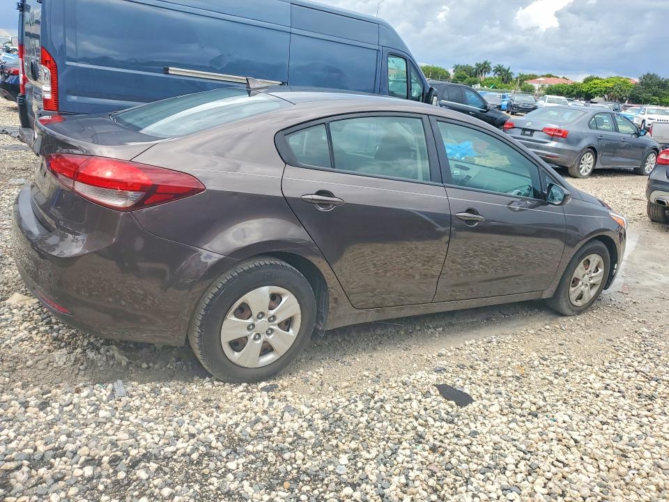 Photo 3 from auction – 2018 KIA FORTE with VIN 3KPFK4A74JE178705