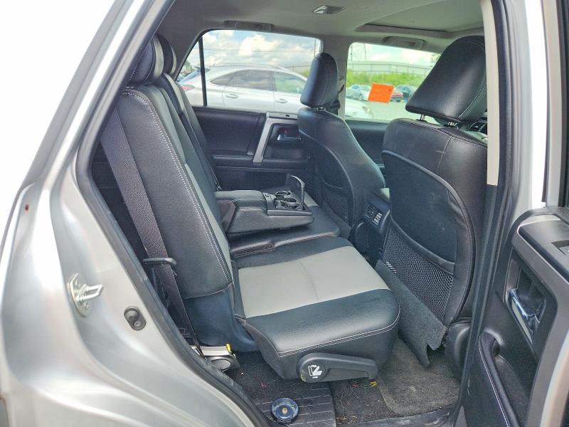 Фото 11 с аукциона – 2017 TOYOTA 4RUNNER с VIN JTEZU5JRXH5160385