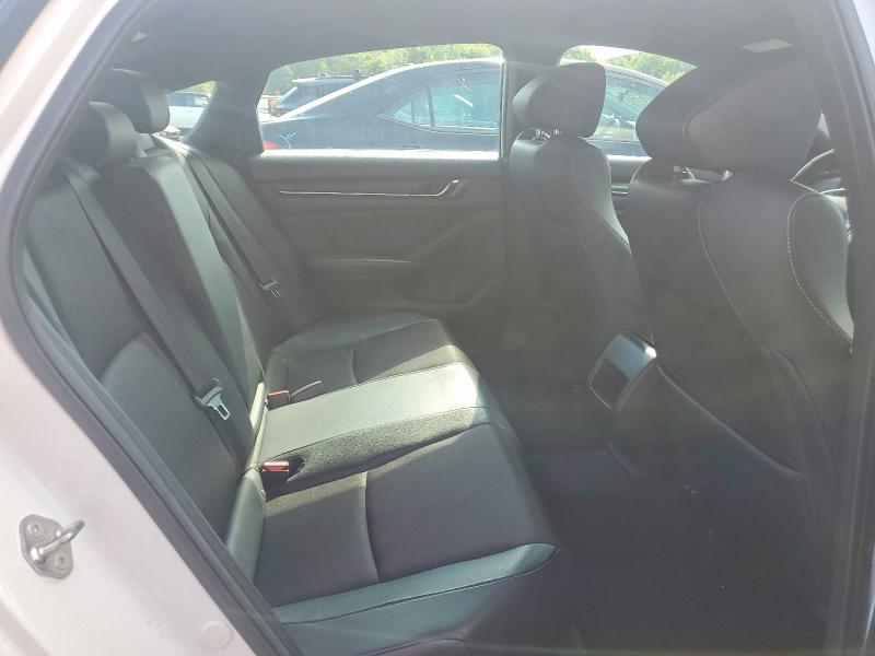 Photo 10 from auction – 2018 HONDA ACCORD with VIN 1HGCV1F30JA099681