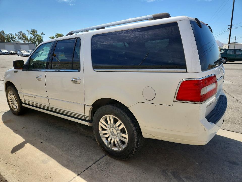 Zdjęcie 2 z aukcji – 2011 LINCOLN NAVIGATOR z VIN 5LMJJ3H59BEJ04598