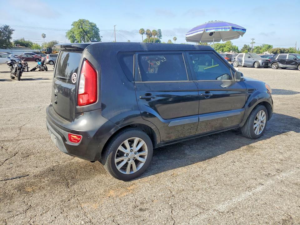 Photo 3 from auction – 2013 KIA SOUL with VIN KNDJT2A66D7482397