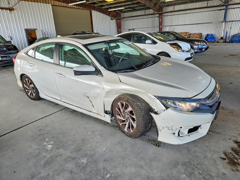 Photo 4 from auction – 2017 HONDA CIVIC with VIN 19XFC2F71HE232403