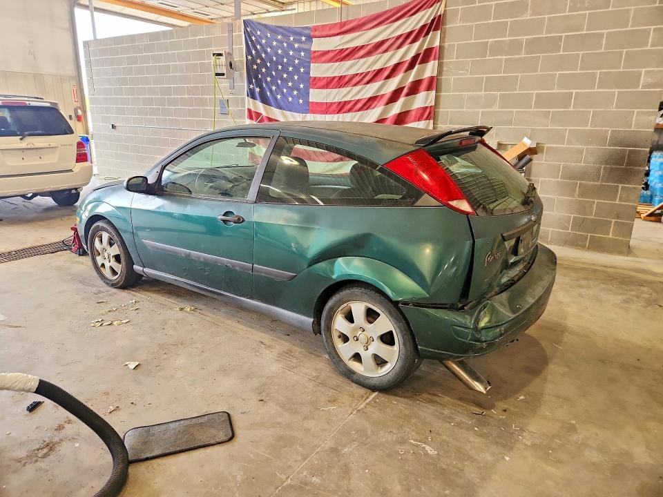 Photo 2 from auction – 2001 FORD FOCUS with VIN 3FAFP31341R132427