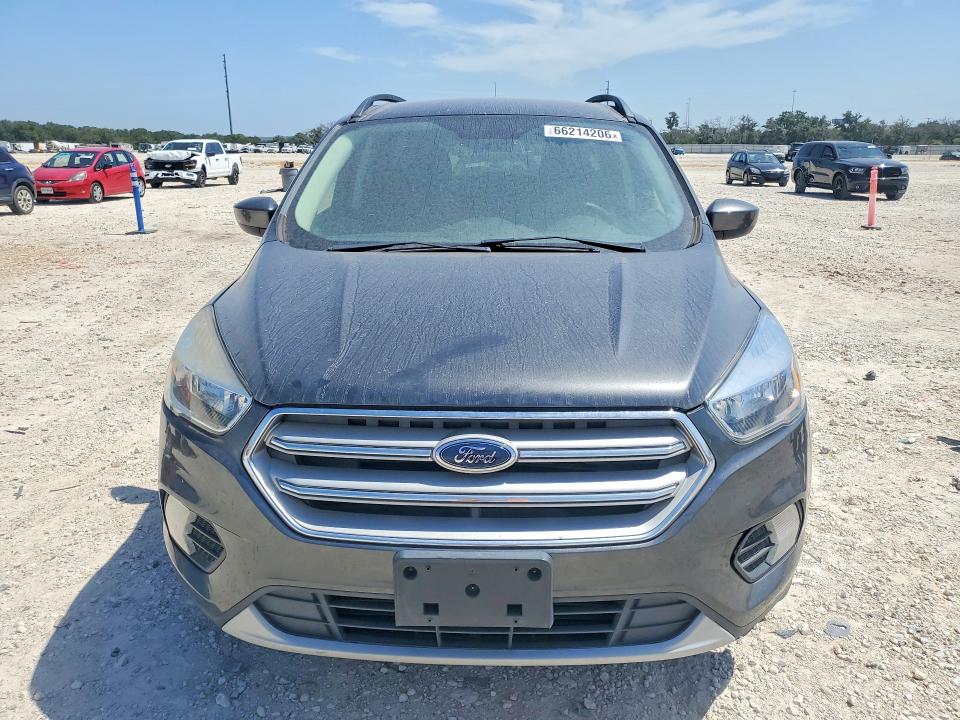 Photo 5 from auction – 2018 FORD ESCAPE with VIN 1FMCU9GD2JUC84607