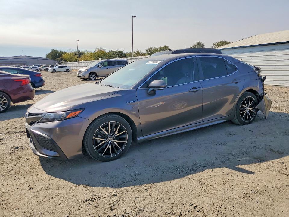 TOYOTA CAMRY 2021 with VIN 4T1G31AK2MU031868 - Photo from auction