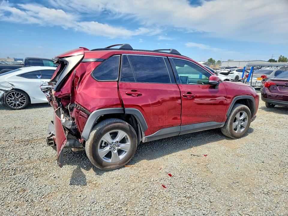 Photo 3 from auction – 2022 TOYOTA RAV4 with VIN 2T3W1RFV5NW218047
